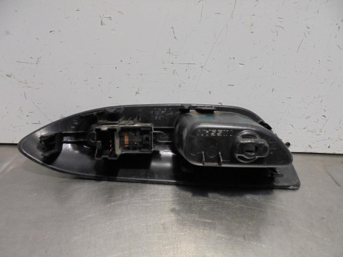 MANDO ELEVALUNAS TRASERO IZQUIERDO NISSAN JUKE (F15E) 