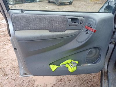 CHRYSLER VOYAGER (RG)