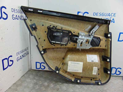 GUARNECIDO PUERTA TRASERA DERECHA