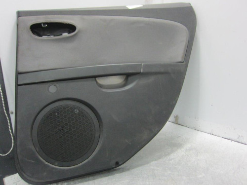  GUARNECIDO PUERTA TRASERA DERECHA SEAT LEON (1P1) 