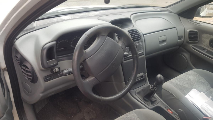 Renault Laguna (B56)(1998->) SIN IDENTIFICAR