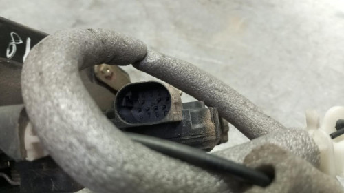 CERRADURA PUERTA TRASERA DERECHA de segunda mano