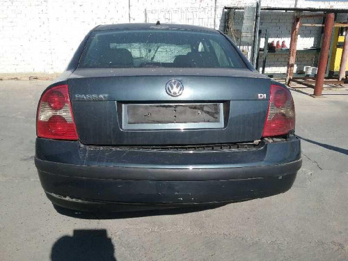  VOLKSWAGEN PASSAT BERLINA (3B3) 