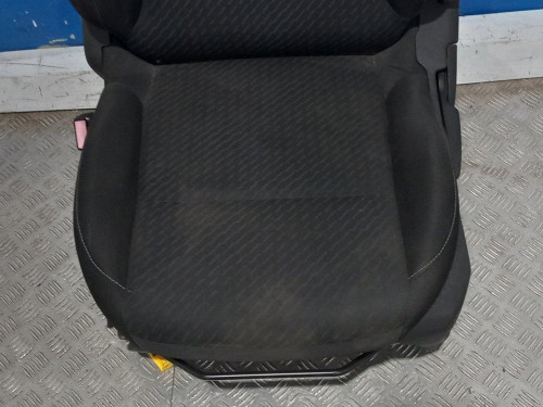  ASIENTO DELANTERO IZQUIERDO 