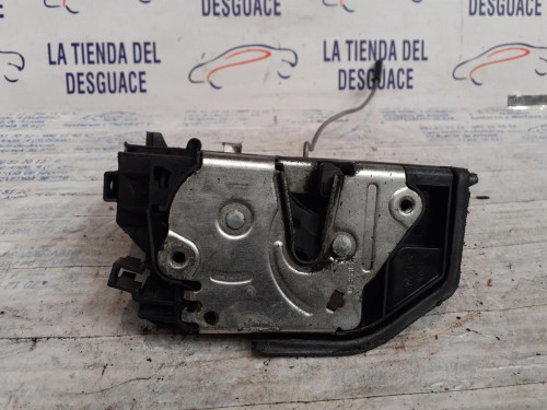  CERRADURA PUERTA TRASERA DERECHA 