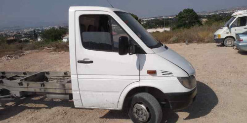 MERCEDES-BENZ SPRINTER CAMIÓN — vehículo donante para recambios 