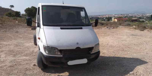 MERCEDES-BENZ SPRINTER CAMIÓN — vehículo donante para recambios 