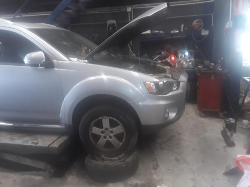  MITSUBISHI OUTLANDER (CW0) 