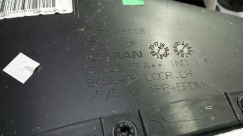GUARNECIDO PUERTA TRASERA IZQUIERDA Nissan MICRA (K14) 