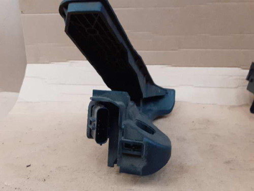  PEDAL ACELERADOR 