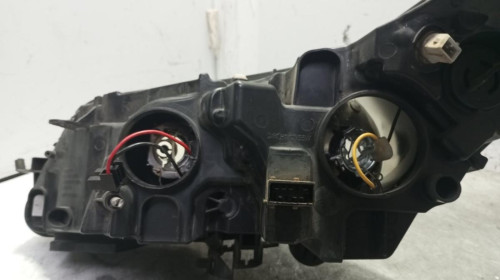 FARO DERECHO CITROEN C4 COUPE 