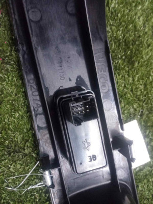 MANDO ELEVALUNAS DELANTERO DERECHO, IVECO, DAILY CONF. PAQUETERÍA (SOMMER)