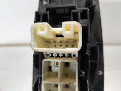 MANDO ELEVALUNAS DELANTERO DERECHO Toyota AURIS (E15) 