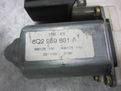 MOTOR ELEVALUNAS DELANTERO DERECHO