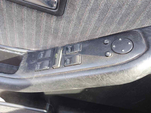 MANDO ELEVALUNAS DELANTERO IZQUIERDO AUDI 80 (811/813) 