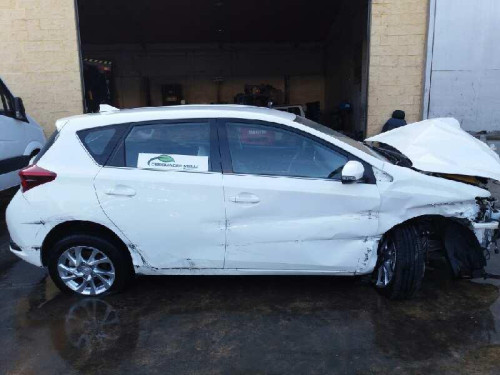  TOYOTA AURIS (E18) 