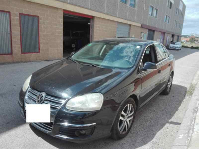 VOLKSWAGEN JETTA V (1K2)