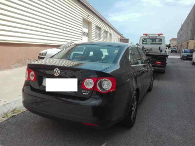 VOLKSWAGEN JETTA V (1K2)
