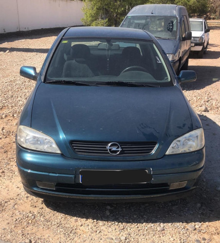 OPEL ASTRA G BERLINA — vehículo donante para recambios 