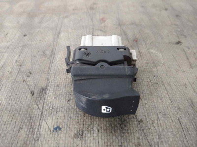 MANDO ELEVALUNAS DELANTERO DERECHO, Renault, CLIO II FASE II (B/CB0)