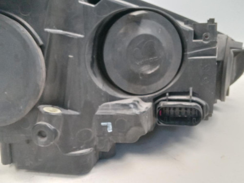 FARO IZQUIERDO Ford FOCUS BERLINA (CEW) 