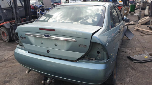  FORD FOCUS BERLINA (CAK) 