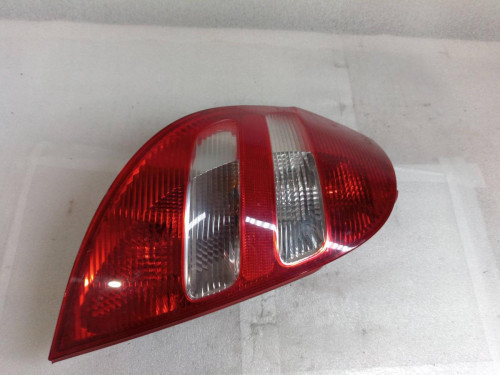 PILOTO TRASERO IZQUIERDO Mercedes-Benz CLASE A (BM 169) 