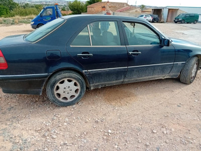 MERCEDES-BENZ CLASE C (BM 202) BERLINA