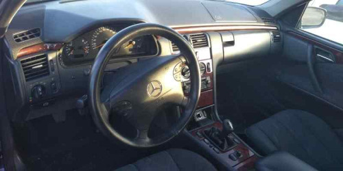 MERCEDES-BENZ CLASE E (BM 210) BERLINA — vehículo donante para recambios 
