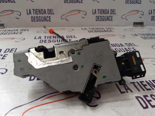  CERRADURA PUERTA TRASERA DERECHA 