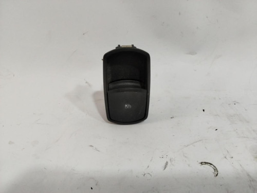 MANDO ELEVALUNAS DELANTERO DERECHO OPEL CORSA D 