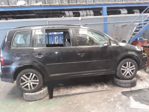 VOLKSWAGEN TOURAN (1T2) — Donor Vehicle for Used Parts 
