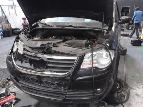 VOLKSWAGEN TOURAN (1T2) — Donor Vehicle for Used Parts 