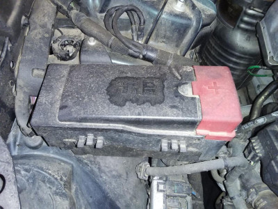 CAJA RELES / FUSIBLES