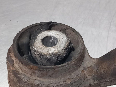 BRAZO SUSPENSION INFERIOR DELANTERO DERECHO, LAND ROVER, RANGE ROVER (LM)