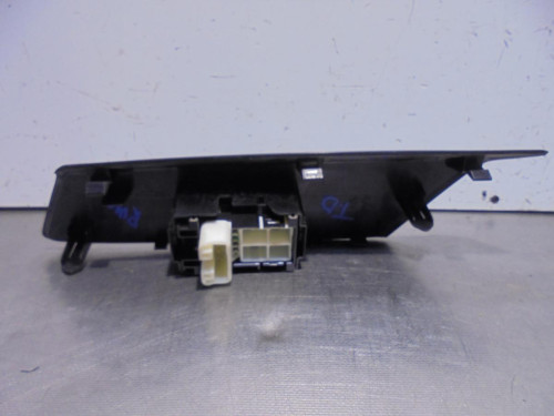  MANDO ELEVALUNAS TRASERO DERECHO TOYOTA RAV4 (A4) 
