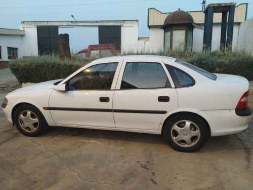 Opel Vectra B Berlina (1995->) — Donor Vehicle for Used Parts 
