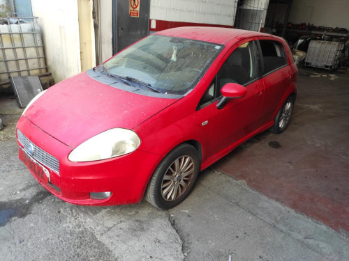 FIAT GRANDE PUNTO (199) — vehículo donante para recambios 