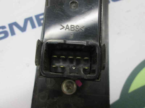  MANDO ELEVALUNAS TRASERO DERECHO MITSUBISHI L200 (KA0/KB0) 