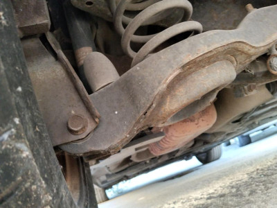 BRAZO SUSPENSION TRASERO IZQUIERDO
