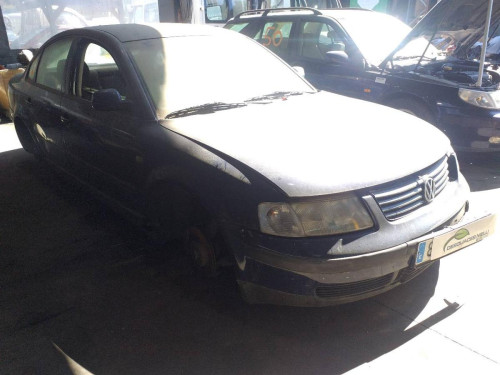  VOLKSWAGEN PASSAT BERLINA (3B2) 