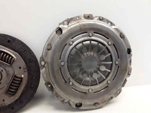 KIT EMBRAGUE FORD FOCUS BERLINA (CB4) 