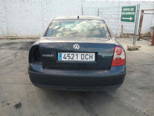  VOLKSWAGEN PASSAT BERLINA (3B3) 