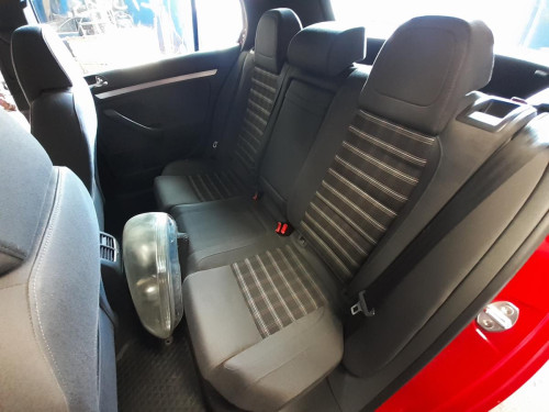  CINTURON SEGURIDAD TRASERO DERECHO Volkswagen GOLF V (1K1)(10.2003) 