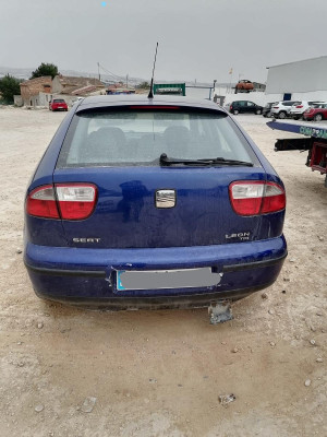 SEAT LEON (1M1)