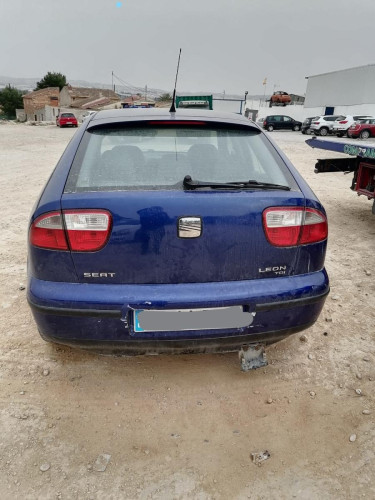 SEAT LEON (1M1) — автомобиль-донор на запчасти 