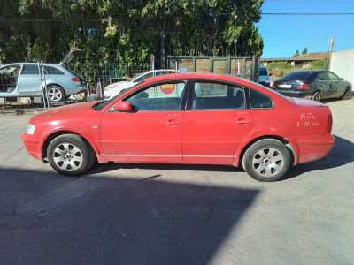 VOLKSWAGEN PASSAT BERLINA (3B3)