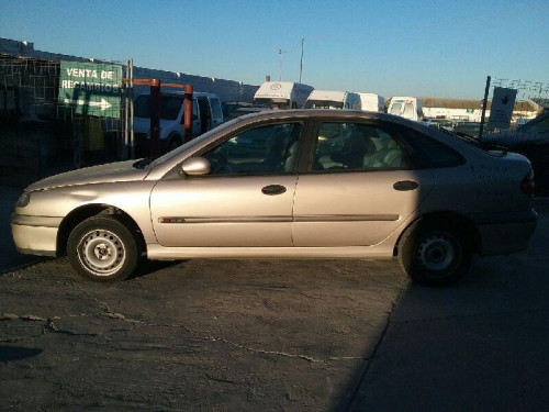  RENAULT LAGUNA (B56) 