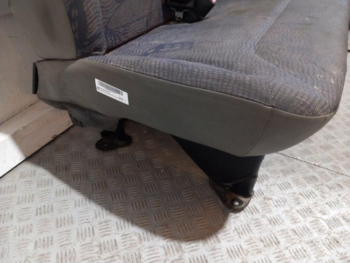 ASIENTO DELANTERO DERECHO Renault TRAFIC II FURGÓN 