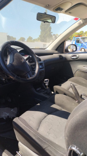 PEUGEOT 206 — vehículo donante para recambios 
